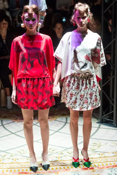 Look 17